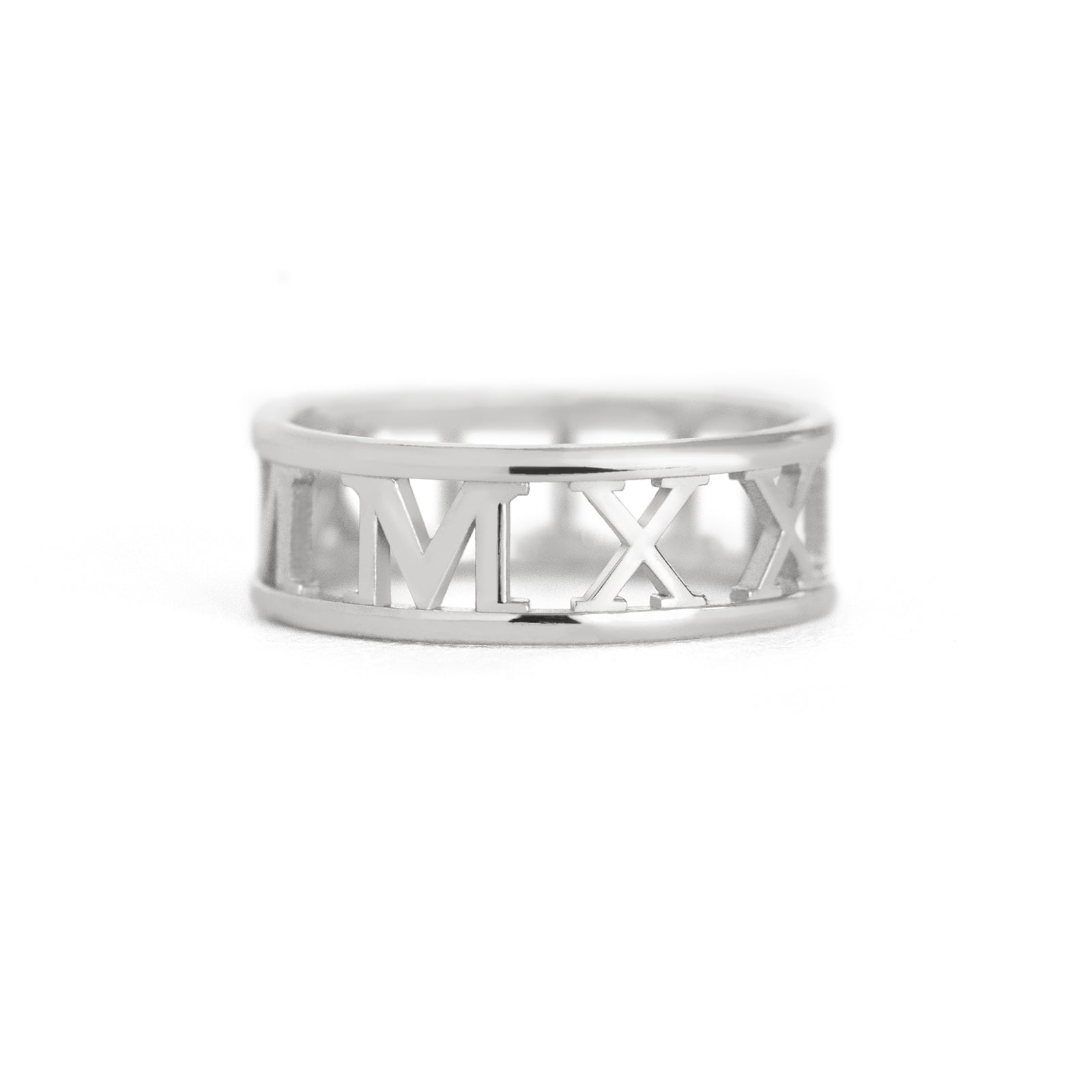 The Roman Numeral Band is a perfect gift for birthday, anniversary or graduation.  This personalized band can also be a great wedding band. It comes in 4.5mm and 6mm widths, ensuring a perfect match for our settings. 