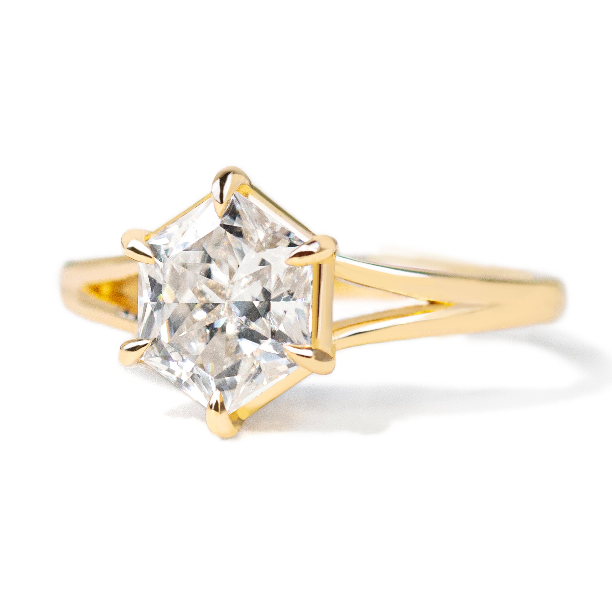 Noemie - 0.6 Carat Round Split Shank Diamond Engagement Ring | Modern Gem  Jewelry | Saratti