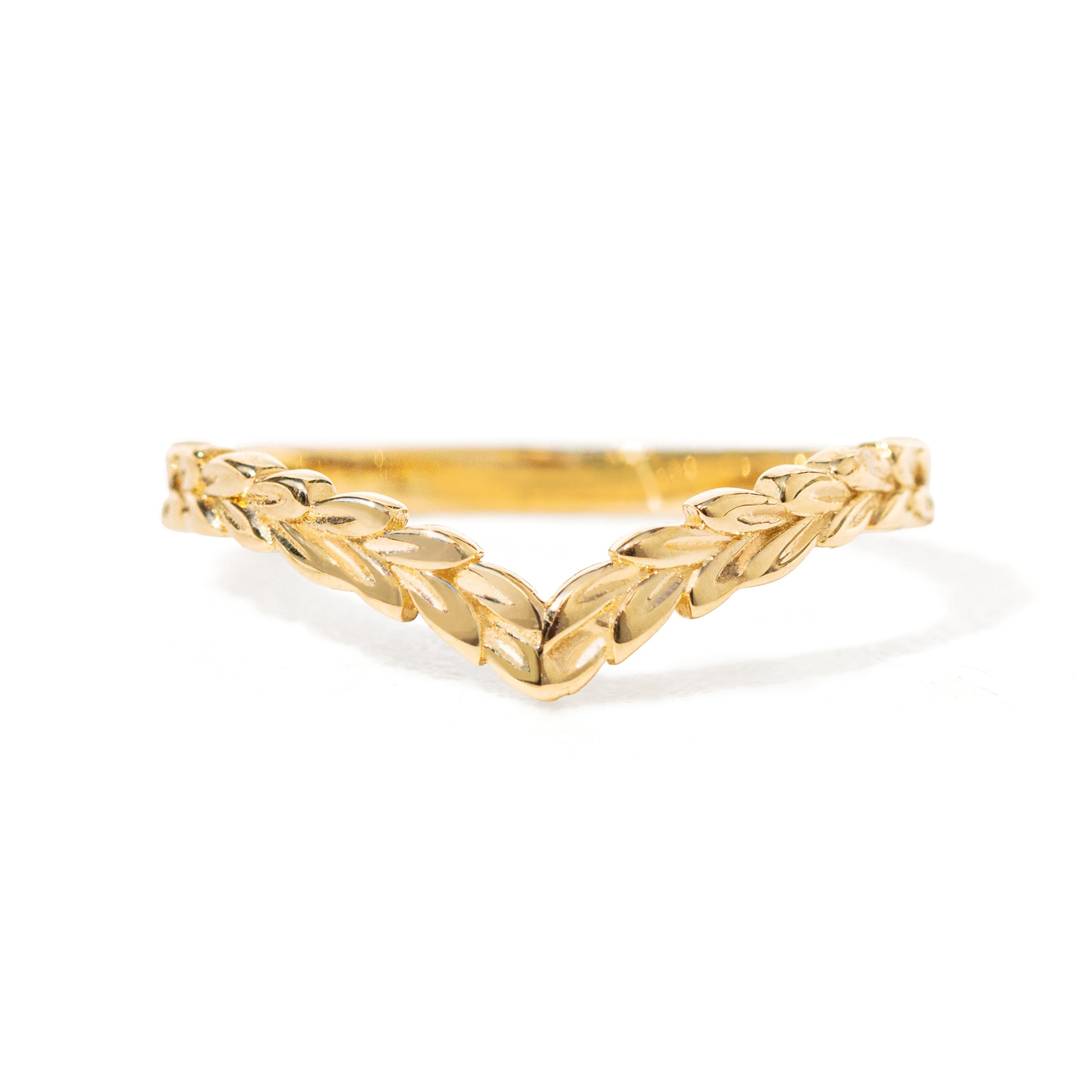 Jamie Park Jewelry | Meadow Chevron Band Add effortless elegance to your everyday style with the Meadow Chevron Band. The intricate Meadow pattern exudes sophistication, making it a perfect choice for both casual and formal occasions. Elevate your look with this beautiful and versatile piece, perfect as a standalone band or as a complement to your engagement ring or wedding band.