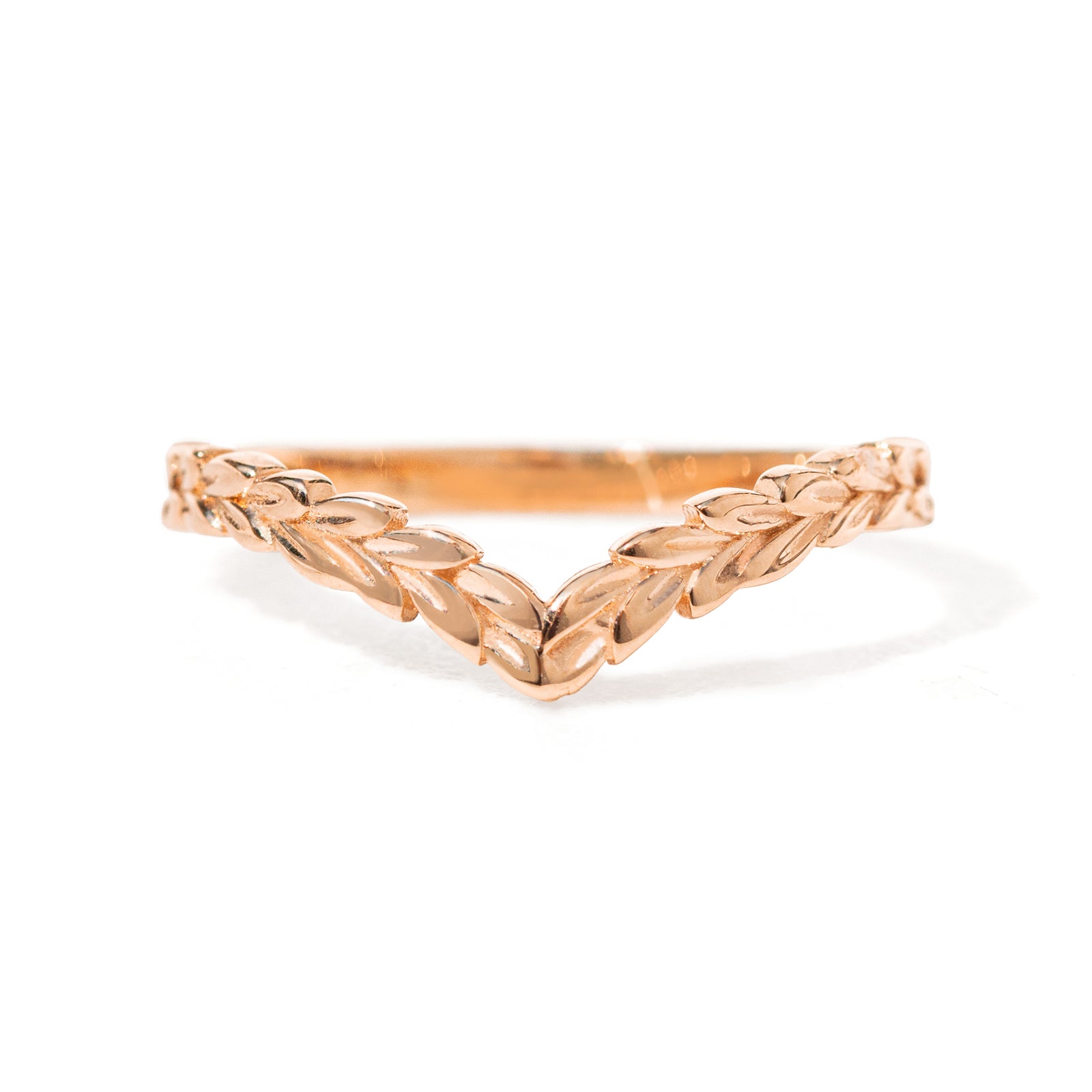 Jamie Park Jewelry | Meadow Chevron Band Add effortless elegance to your everyday style with the Meadow Chevron Band. The intricate Meadow pattern exudes sophistication, making it a perfect choice for both casual and formal occasions. Elevate your look with this beautiful and versatile piece, perfect as a standalone band or as a complement to your engagement ring or wedding band.