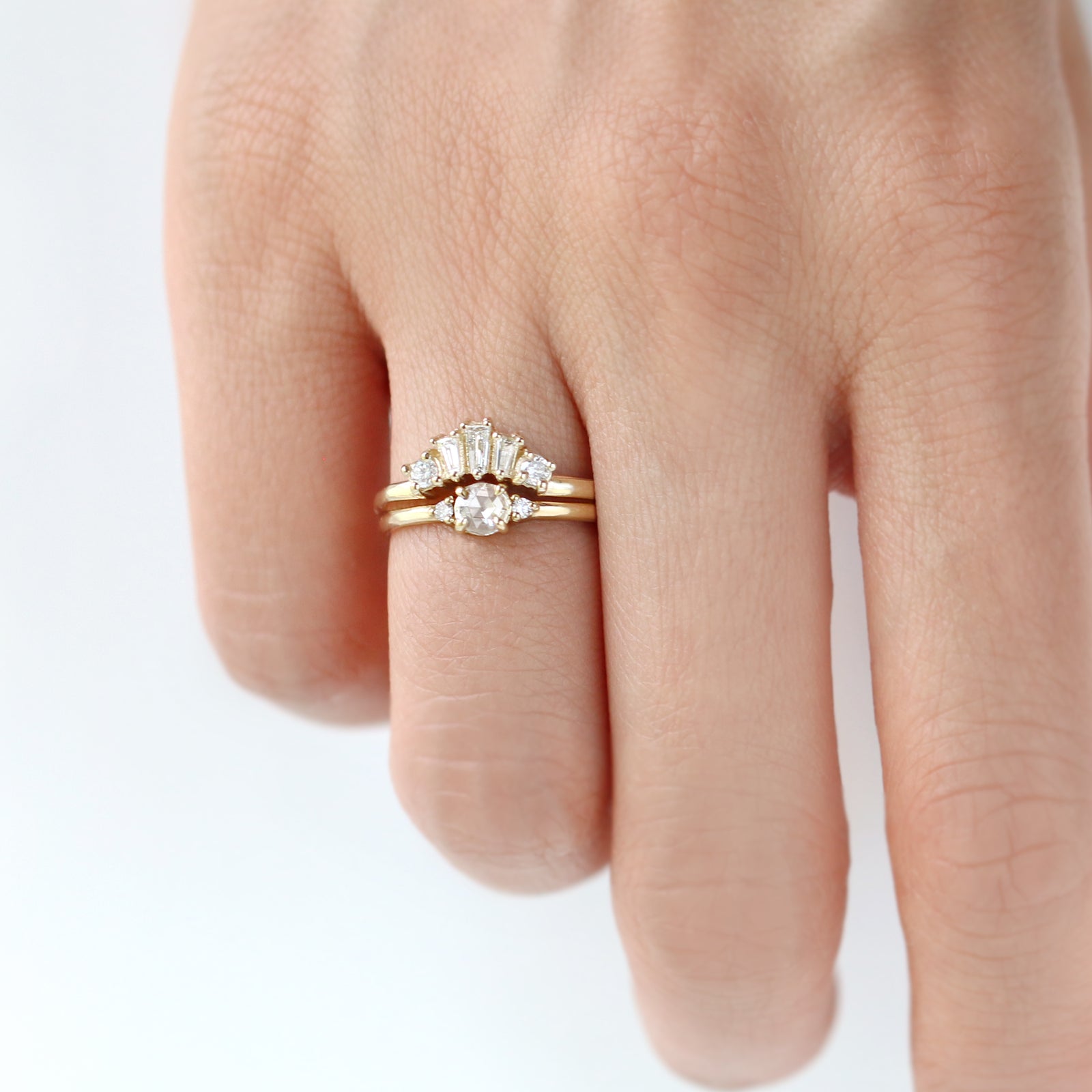 Vera Baguette Diamond Contour Band